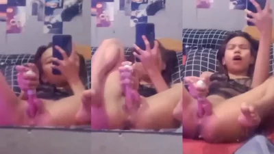 Anggi Colmek Pake Dildo Depan Cermin