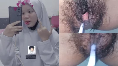 Bocil Jembut Lebat Omek Dikamar Mandi