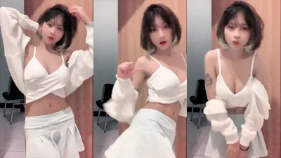 Cia Bocil Imut Busana Seksi Goyang2