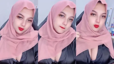 Hijabers Cantik Spill Belahan Ketat Live
