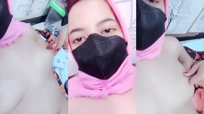 Jilbab Pink Bugil Pamerin Toket Mungilnya