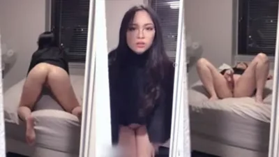 Ngintip Bocil Nungging Colmek di Kamar