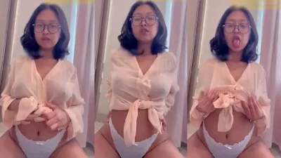 Nindia Gadis Kacamata Yang Lagi Viral