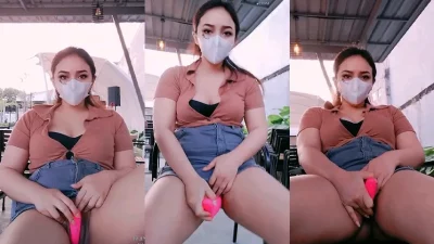 Ravicha Colmek Bergetar di Ruangan Terbuka