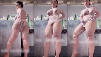 Salsa Bugil Mandi Sambil di Record