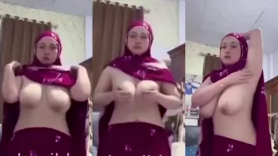 Tante Masih Pake Mukena Mainin Susu