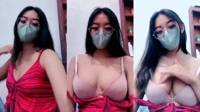 Yasmine Live Spill Belahan Toket